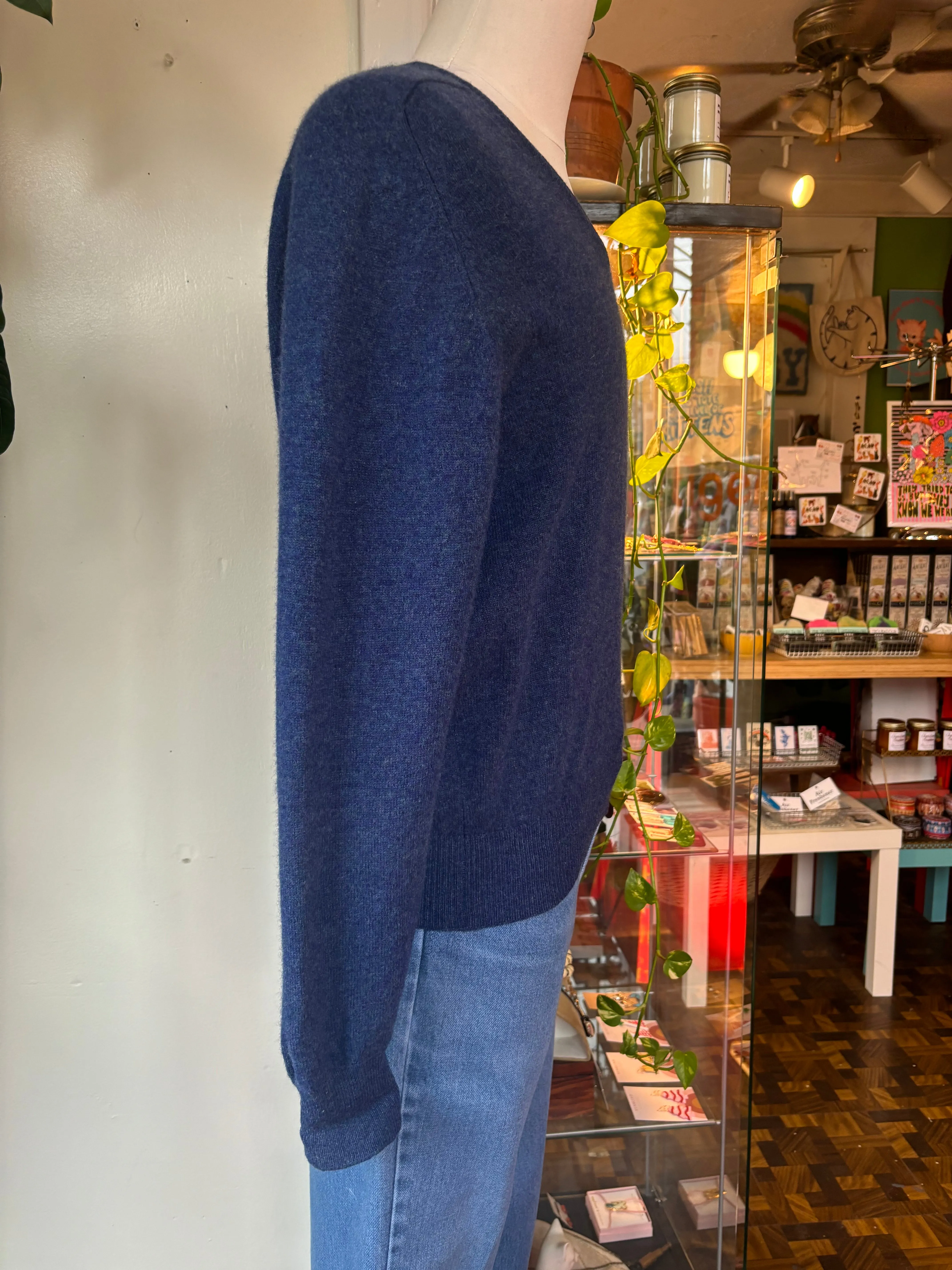 70s Brooks Bros 100% pure lambswool knitted in England v-neck sweater