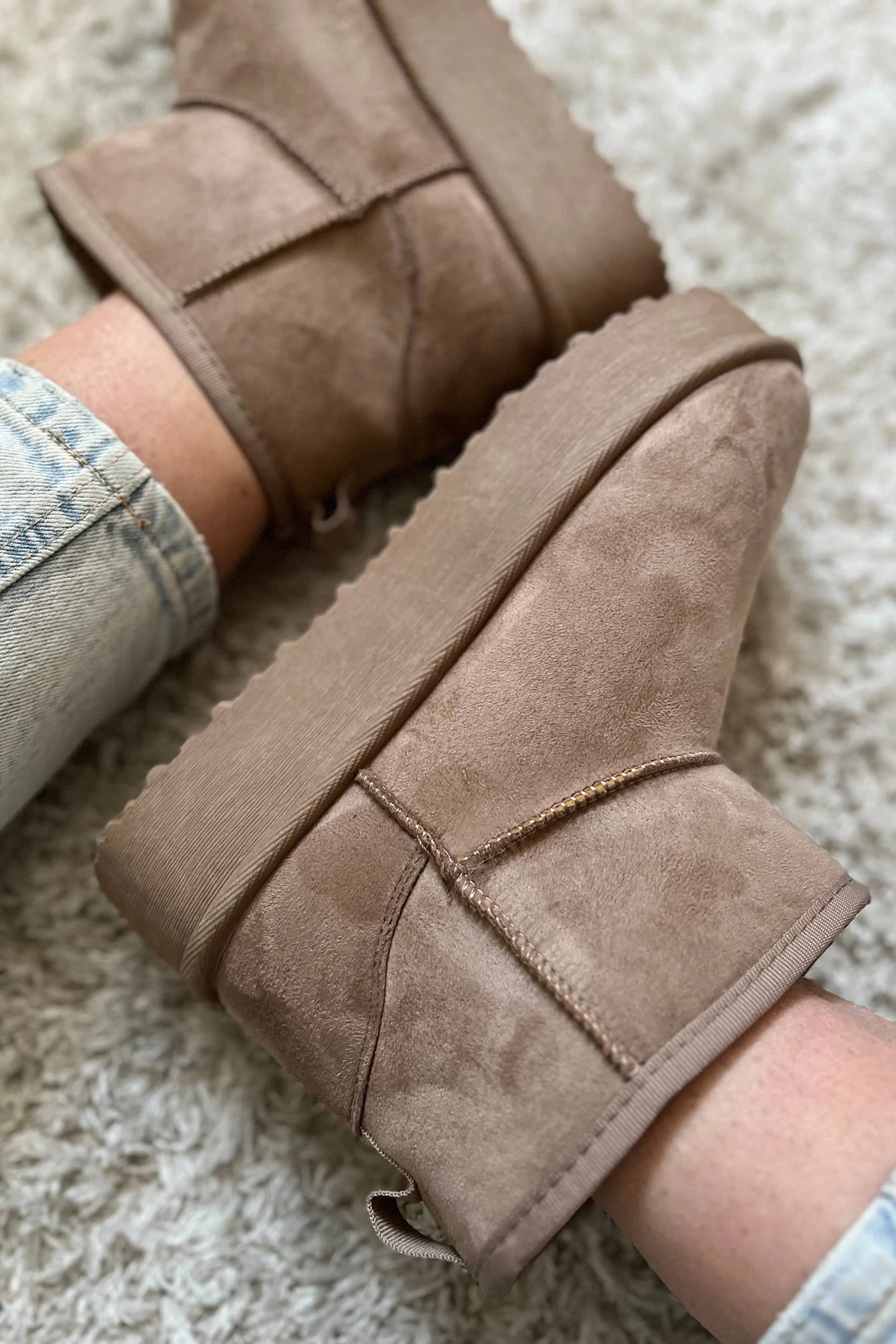 Ellie Boot High | Taupe | Bamsestøvler fra Avery