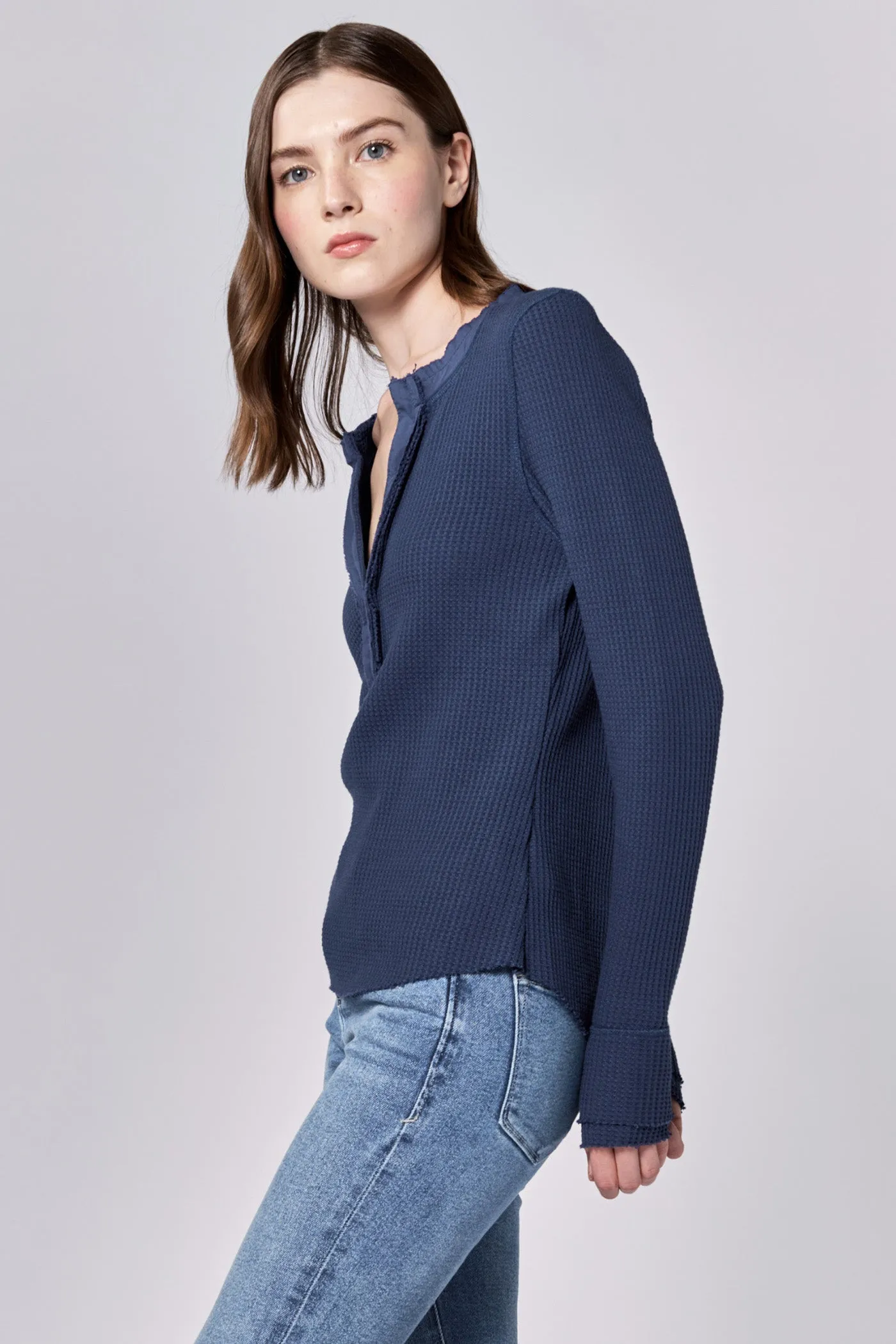 LUNA V-NECK LONG SLEEVE FITTED TOP BLACK IRIS