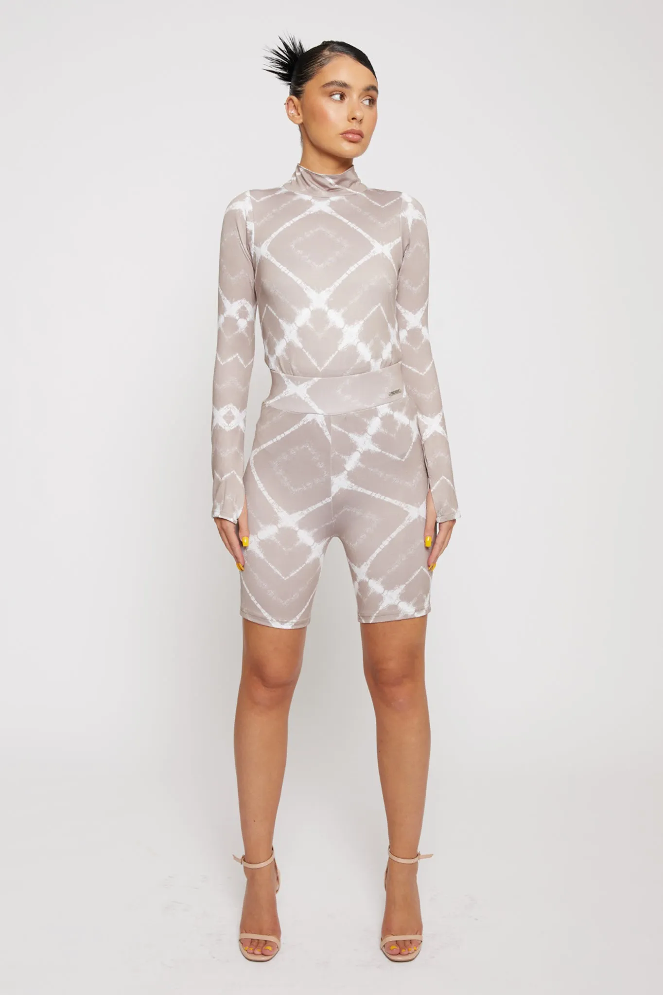 PRINTED HIGH RISE CYCLING SHORTS - TAUPE
