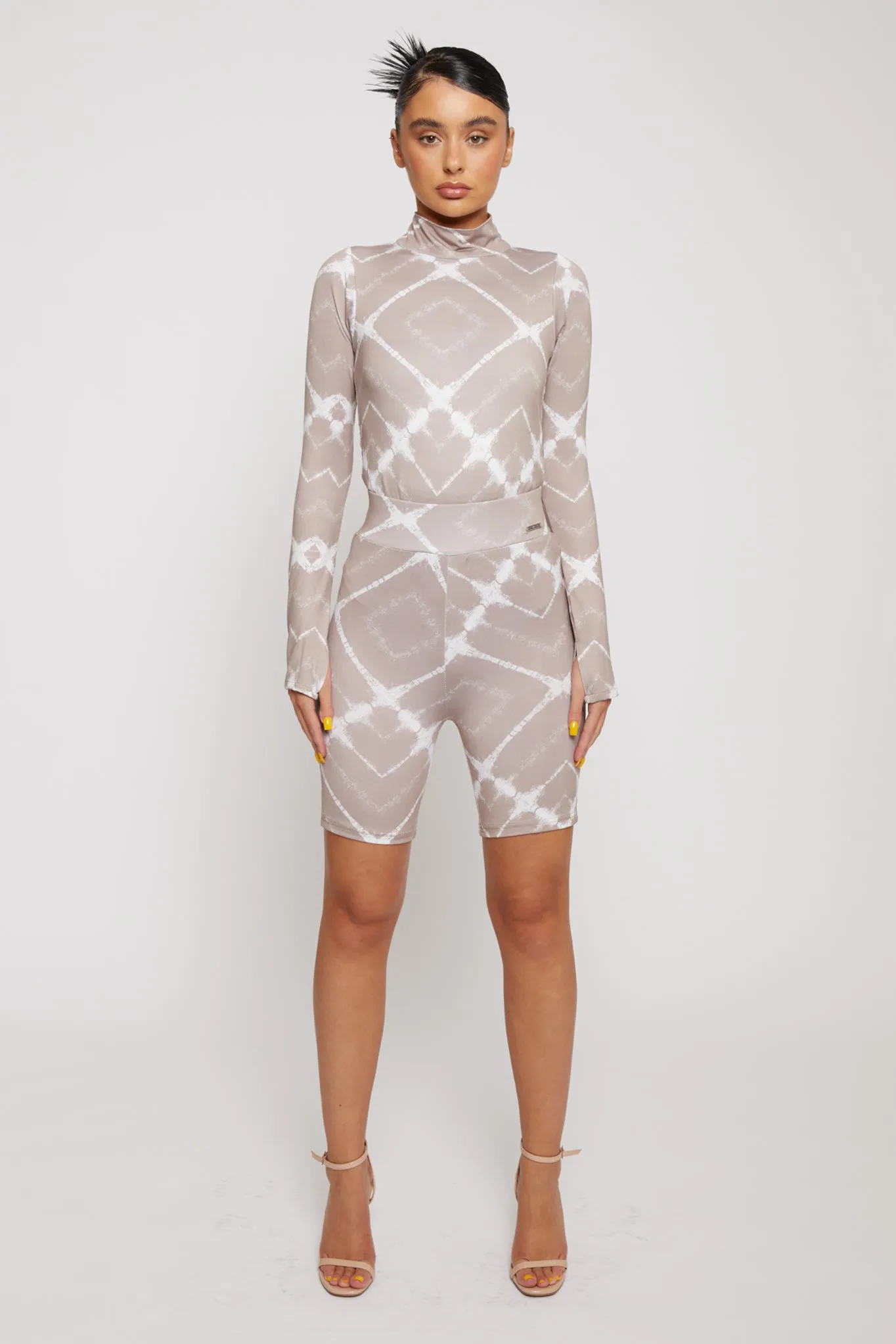 PRINTED HIGH RISE CYCLING SHORTS - TAUPE