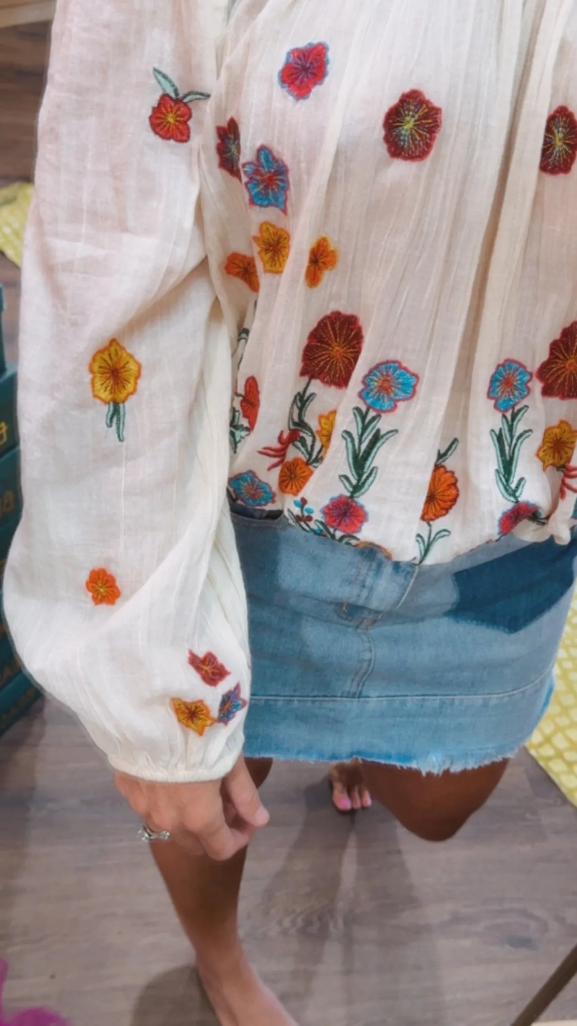 Vintage Off Shoulder Tulips Top by Aratta